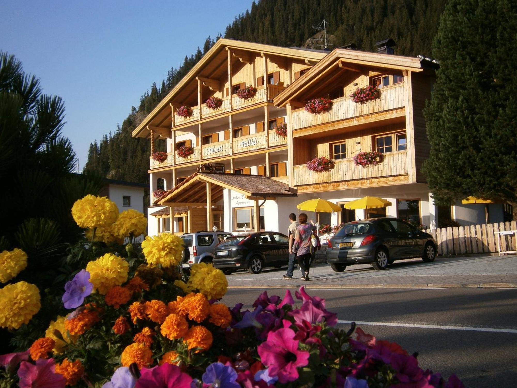 Monti Pallidi B&B Apartments Corvara Buitenkant foto