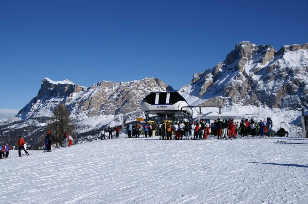 Monti Pallidi B&B Apartments Corvara Buitenkant foto